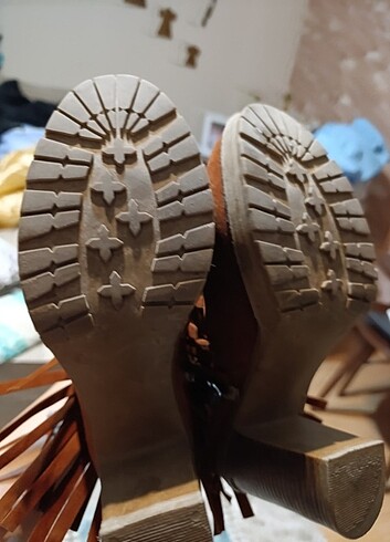 LC Waikiki Lc ürünüdür topuklu bot..taba renginde