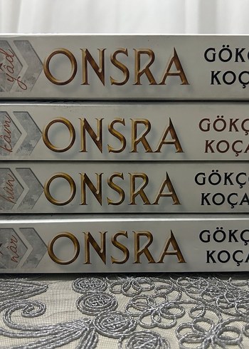 Beden Renk Onsra - Gökçen Koçan Roman Seti