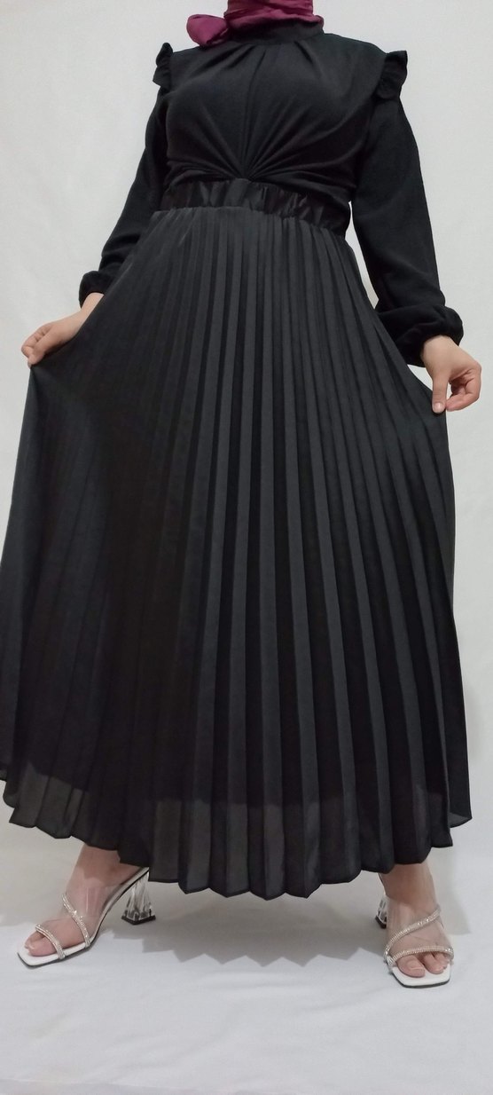 Siyah Piliseli Uzun Kadın Elbise - Görsel 4