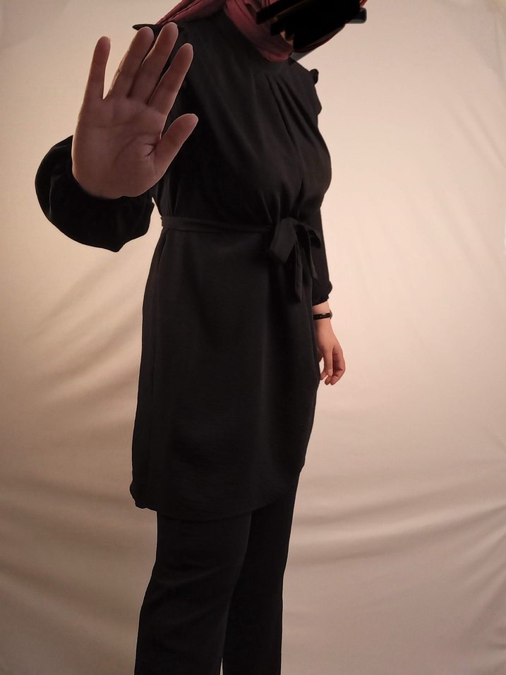 Siyah Drapeli Yüksek Yakalı Kadın Takım - Görsel 2
