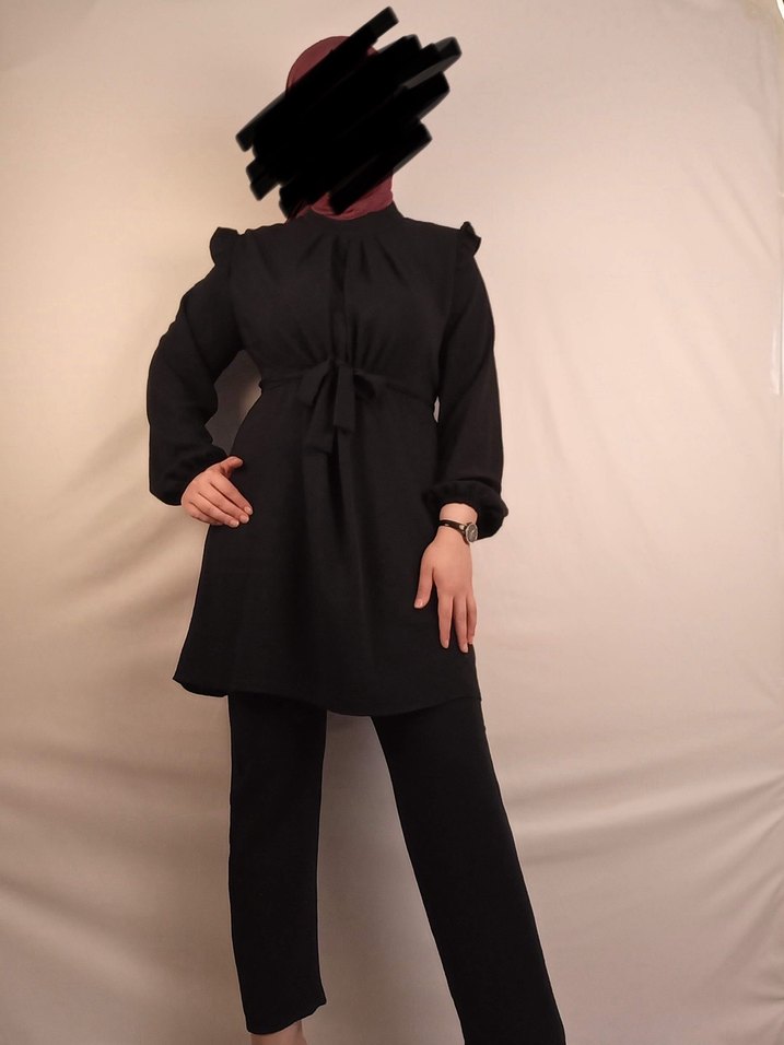 Siyah Drapeli Yüksek Yakalı Kadın Takım - Görsel 3