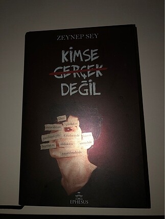 Kimse Gerçek Değil\ Zeynep Sey
