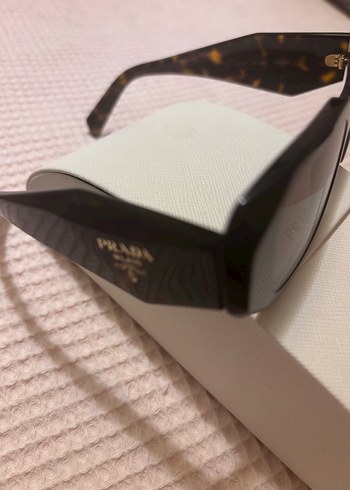 Prada Kadın Kahverengi Tokalı Gözlük