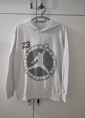 Beyaz sweatshirt 