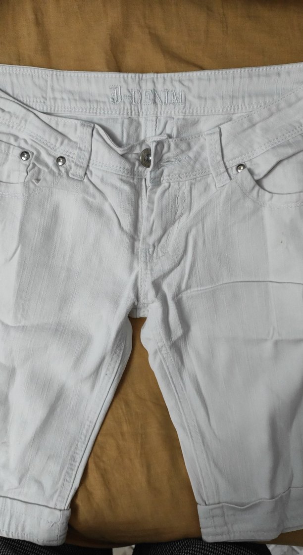 Kadın Beyaz Kısa Bermuda Şort - Görsel 2