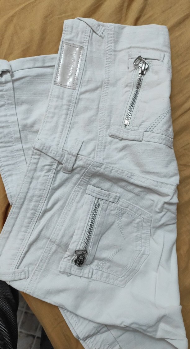 Kadın Beyaz Kısa Bermuda Şort - Görsel 3