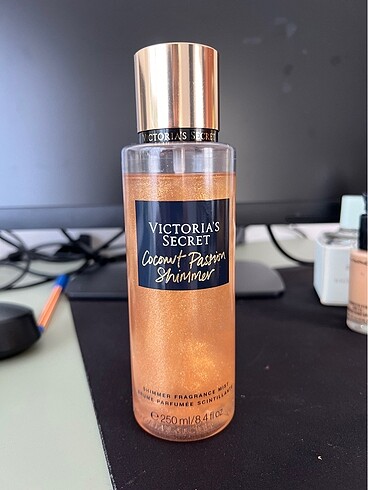 Victoria?s Secret Simli Vücut Spreyi