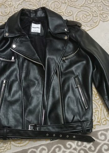 Bershka siyah deri ceket - Görsel 2