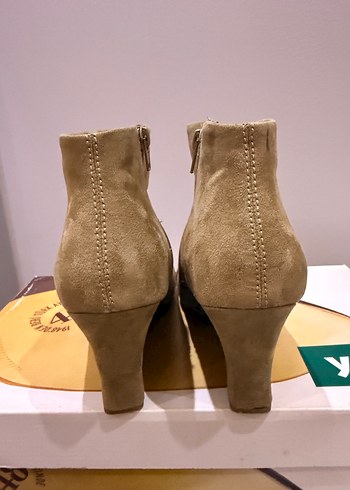 Bej Süet Kadın Dolgu Topuk Bot - Görsel 3