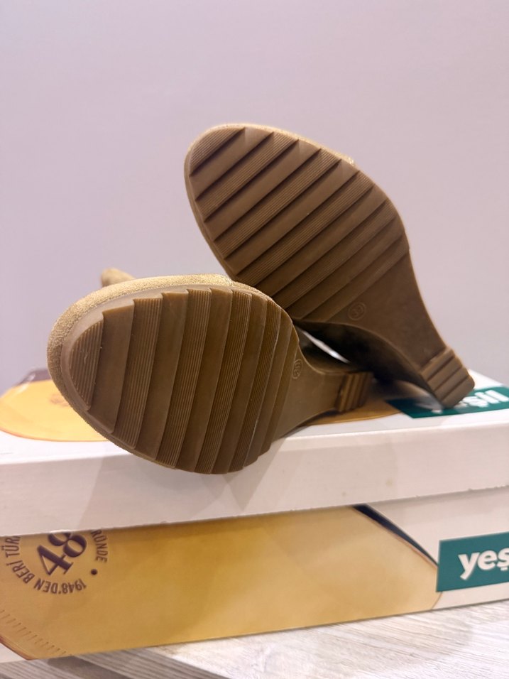 Bej Süet Kadın Dolgu Topuk Bot - Görsel 2