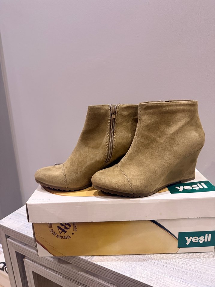 Bej Süet Kadın Dolgu Topuk Bot - Görsel 4