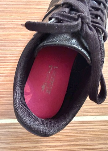 Lacoste Siyah kadınSpor Ayakkabı - Görsel 3