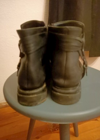 Tokalı Gri Deri Biker Kadın Bot - Görsel 3