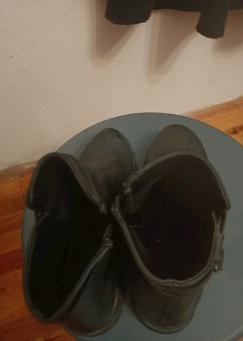 Tokalı Gri Deri Biker Kadın Bot - Görsel 4