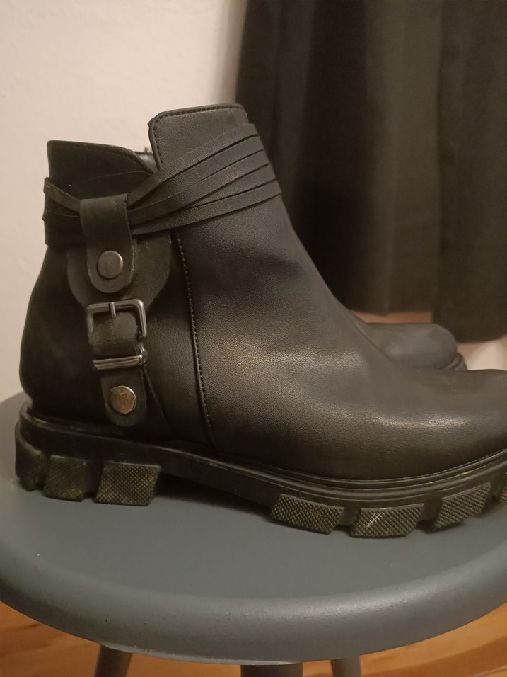 Tokalı Gri Deri Biker Kadın Bot - Görsel 2