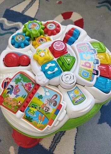 Clementoni EGİTİCİ AKTİVİTE MASASİ 