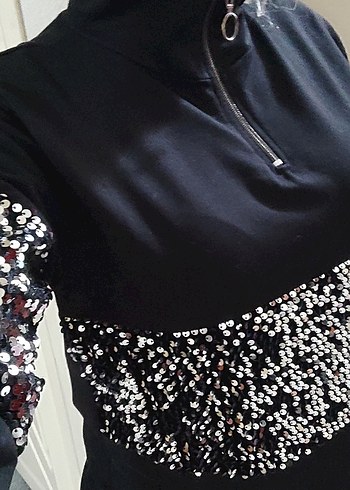 m Beden Siyah Payetli Boğazlı Kadın Sweatshirt