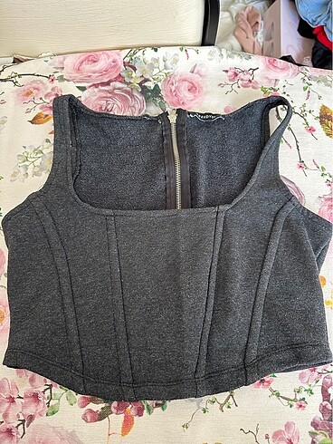 Trendyol & Milla Kare yaka korse crop