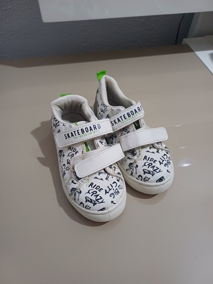 Kaydırmaz Bantlı Beyaz Erkek Çocuk Spor Ayakkabı - Görsel 2