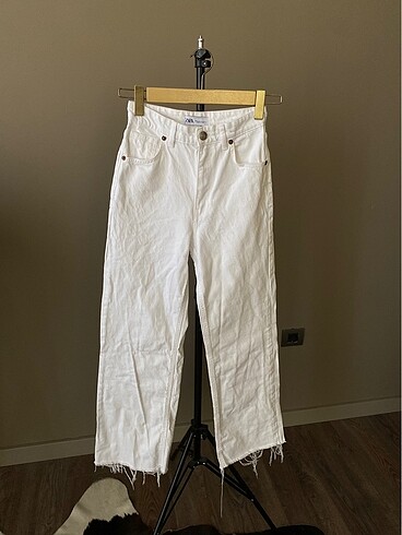 Zara Beyaz Jean