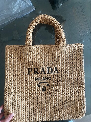 Prada hasır çanta