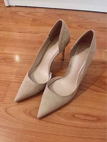 Stiletto / Mango