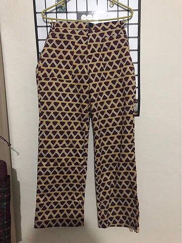 Yepyeni mango marka pantalon