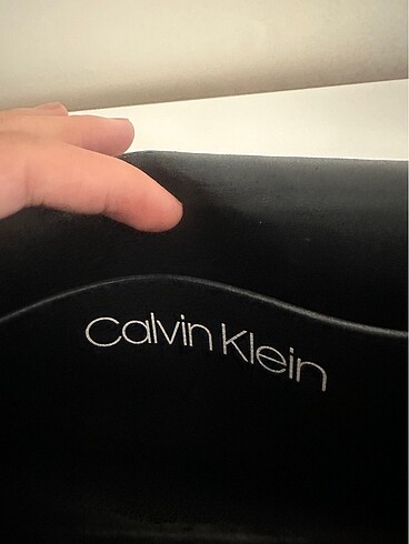 Beden siyah Renk Calvin Klein Orjinal çanta etiketi vardır