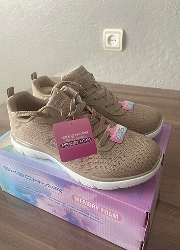 Skechers