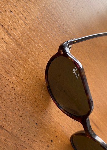 Klasik Parlak Kahverengi Ray-Ban Gözlük