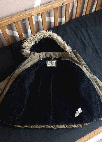 Kürk Detaylı Erkek Çocuk Kahverengi Mont - Görsel 2