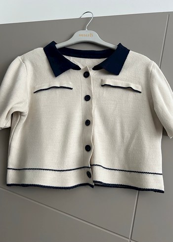 Düğmeli Kısa Kollu Beyaz Kadın Hırka - Görsel 3