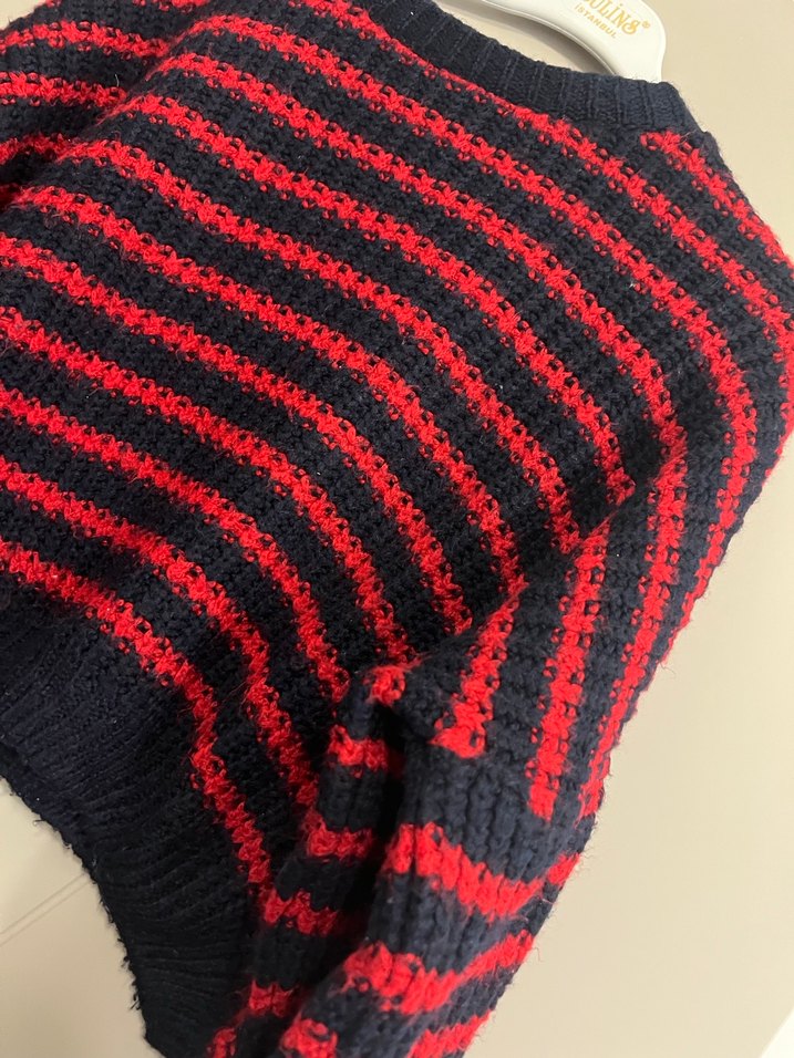 Kırmızı Siyah Çizgili Kadın Triko Kazak - Görsel 2