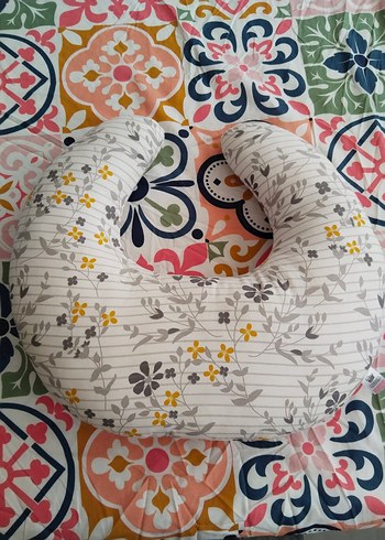 Çiçek Desenli Çok Renkli Emzirme Yastığı - Görsel 2