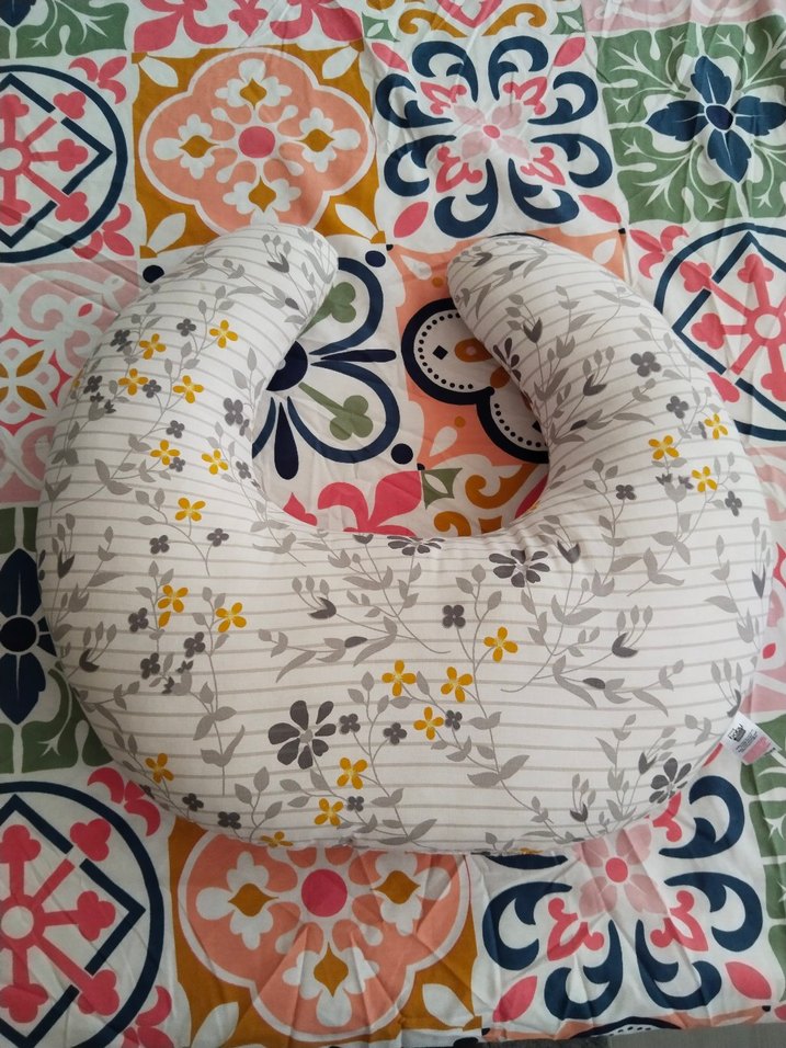 Çiçek Desenli Çok Renkli Emzirme Yastığı - Görsel 2