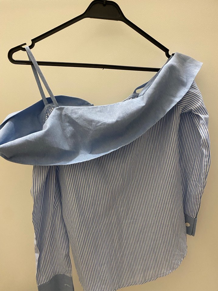 Düğmeli Askılı Mavi Çizgili Denim Bluz - Görsel 3