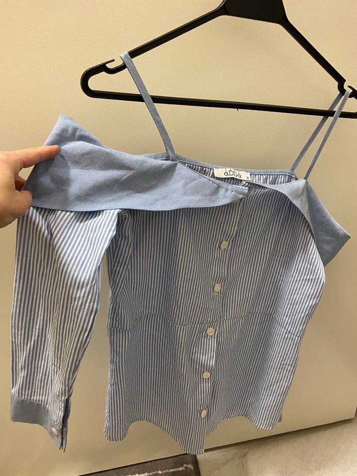 Düğmeli Askılı Mavi Çizgili Denim Bluz - Görsel 2