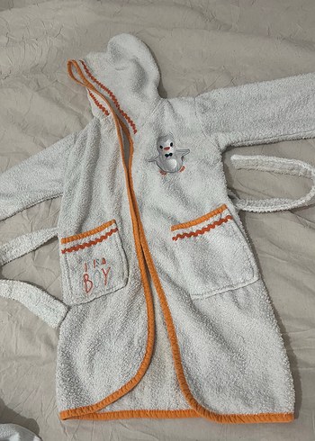 Kapüşonlu Nakışlı erkek Çocuk Bornozu - Görsel 2