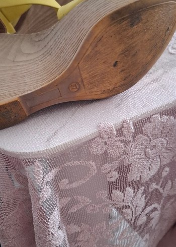 Sarı Dolgu Topuklu Kadın Sandalet - Görsel 3