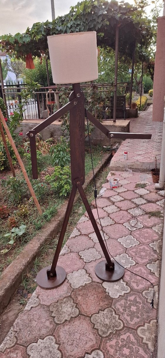 Ahşap Figürlü Ayaklı Lamba - Görsel 5