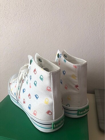 38 Beden Benetton bilekli converse