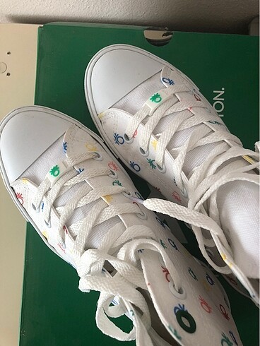 38 Beden beyaz Renk Benetton bilekli converse
