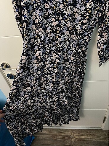 Zara ÇİÇEK DESENLİ ELBİSE