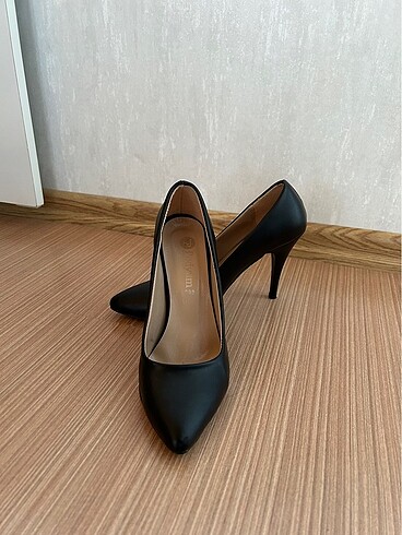 38 Beden Stiletto