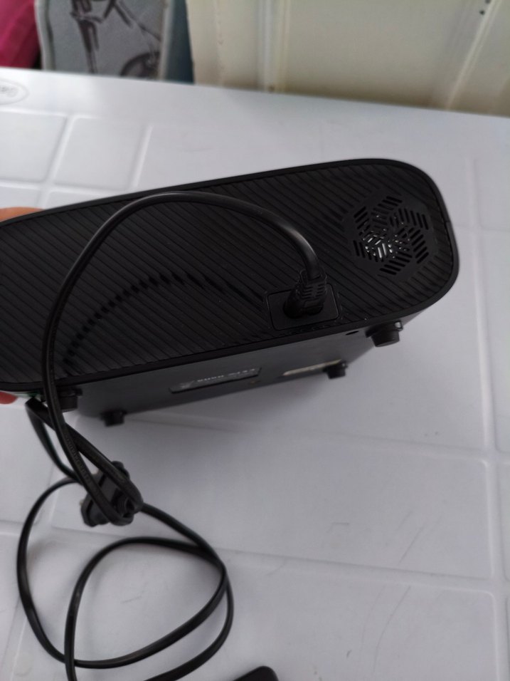 Siyah Mini Projektör ve Uzaktan Kumanda - Görsel 3