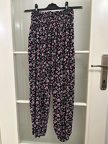 Çiçekli Pantalon