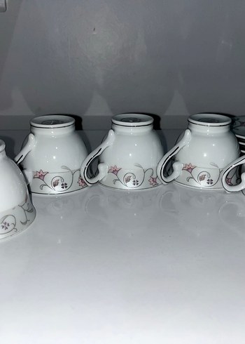 Gri Desenli Beyaz Porselen Fincan ve Tabağı - Görsel 4