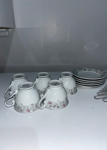 Gri Desenli Beyaz Porselen Fincan ve Tabağı - Görsel 3