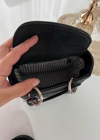 Zincir Detaylı Siyah Yılan Derisi Desenli Deri Çanta - Görsel 6