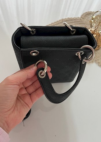 Zincir Detaylı Siyah Yılan Derisi Desenli Deri Çanta - Görsel 5